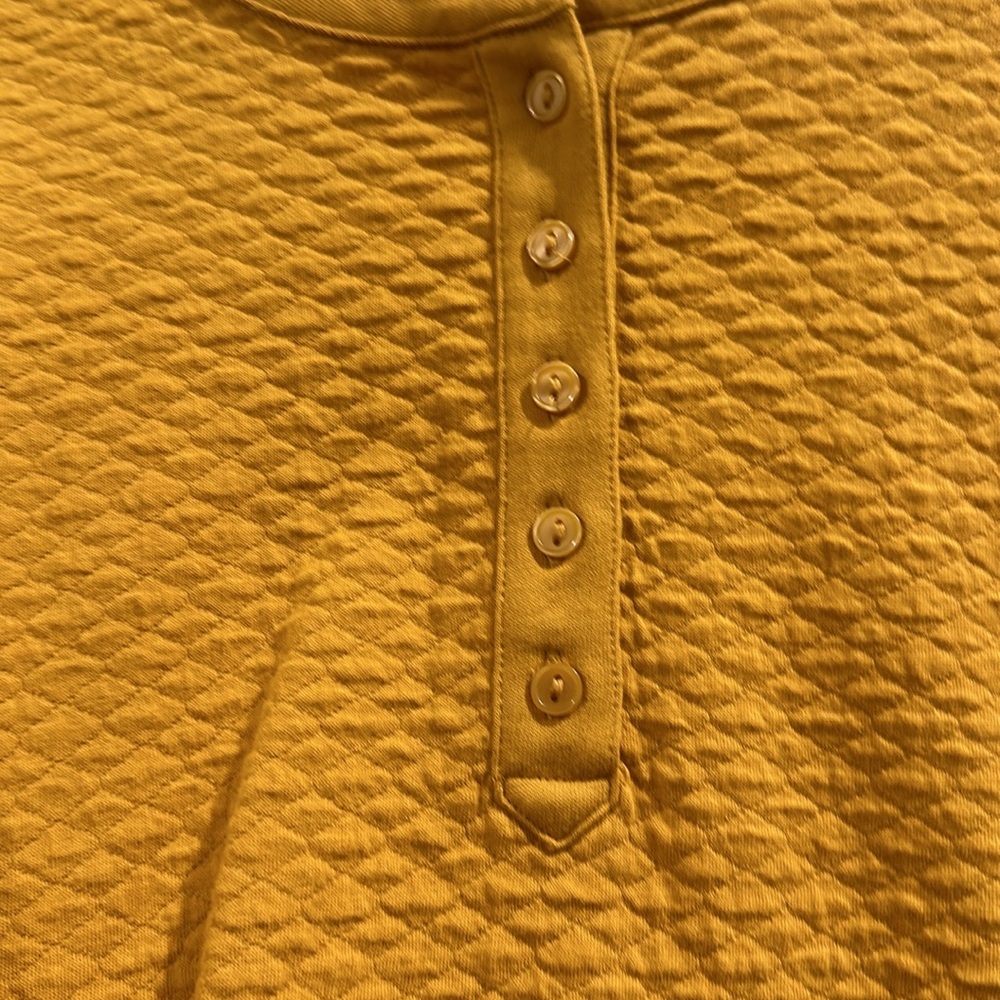 Shirt - Picture 3 of 4